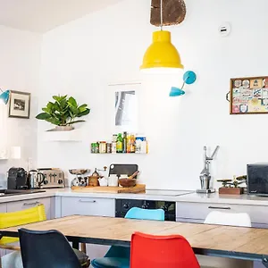 Appartement Lumineux Aix Plein Centre Avec Parking Privé Gratuit, Aix-en-Provence